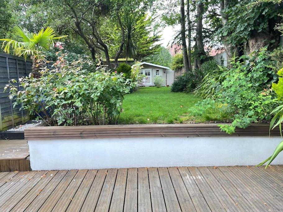 Bright Apartment, Stunning Garden, Sea 5min Walk Bornemouth